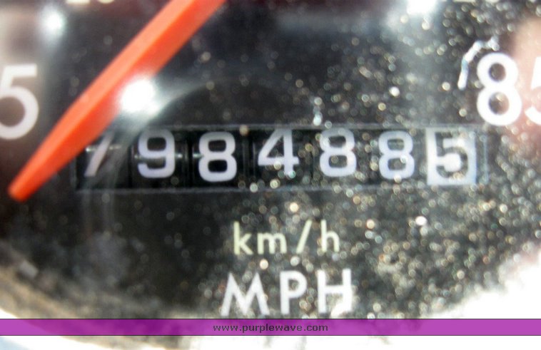 image for item 6786 2001 Freightliner FDL 120 semi truck