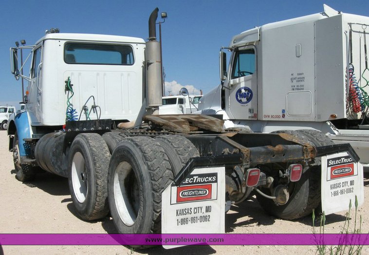 image for item 6787 1991 International 8200 semi truck