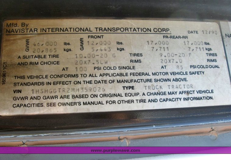 image for item 6787 1991 International 8200 semi truck