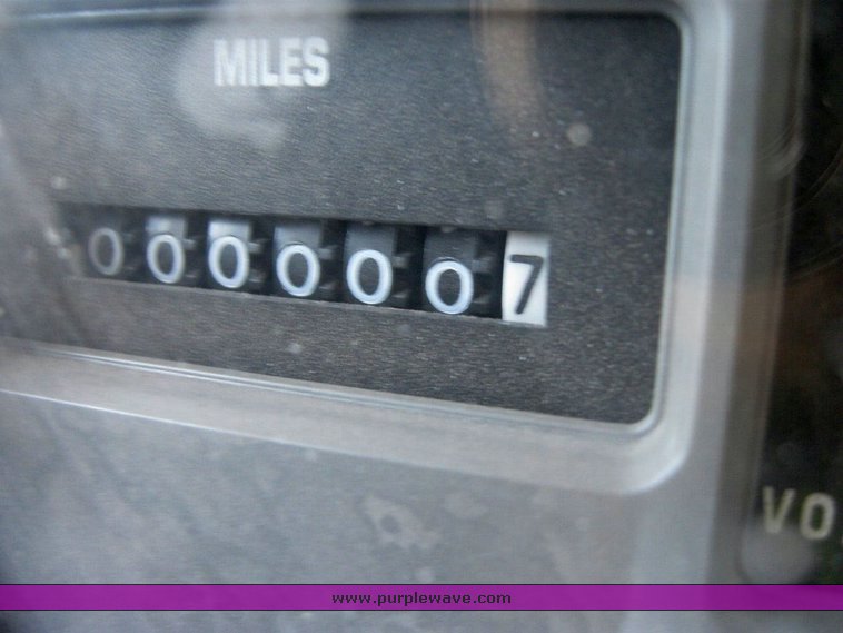 image for item 6788 1996 International 8200 semi truck