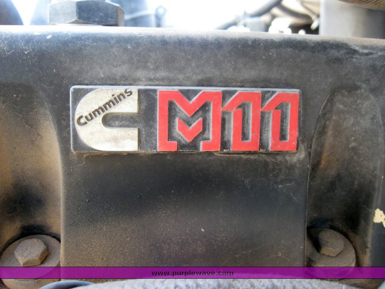 image for item 6788 1996 International 8200 semi truck