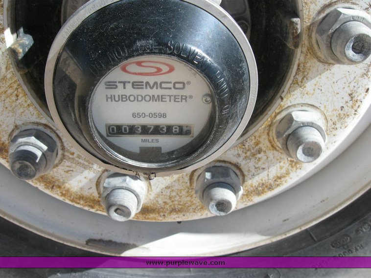 image for item 6788 1996 International 8200 semi truck