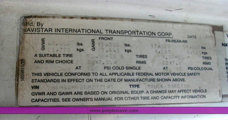 image for item 6788 1996 International 8200 semi truck