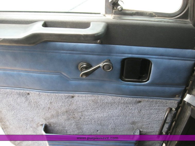 image for item 6789 1998 Peterbilt 377 semi truck