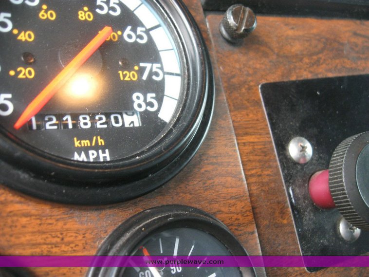 image for item 6789 1998 Peterbilt 377 semi truck