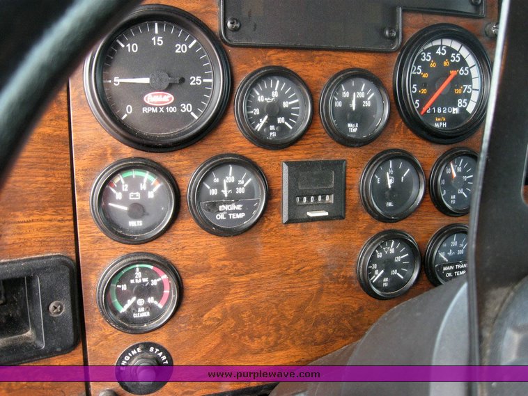 image for item 6789 1998 Peterbilt 377 semi truck