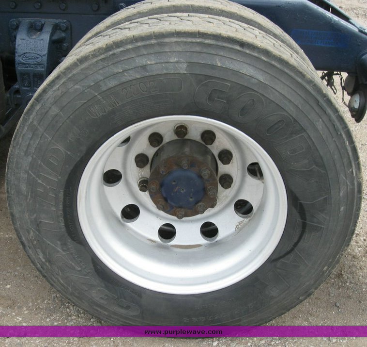 image for item 6789 1998 Peterbilt 377 semi truck