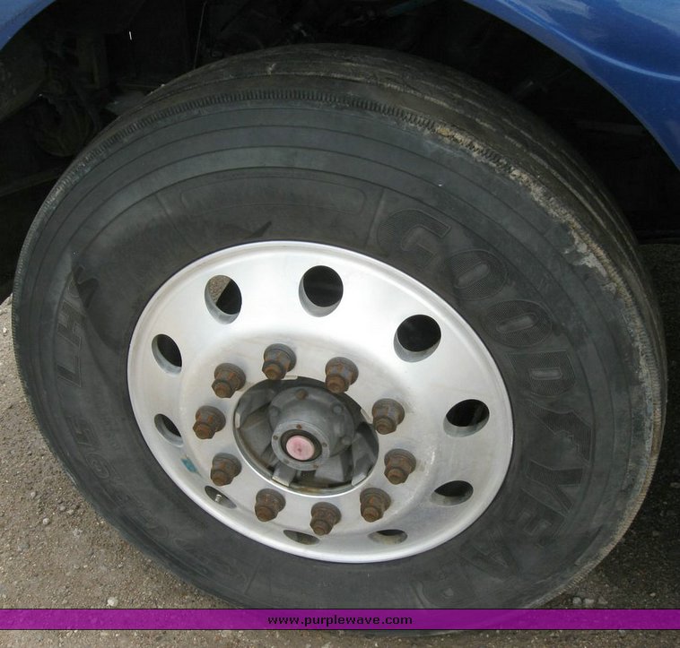 image for item 6789 1998 Peterbilt 377 semi truck