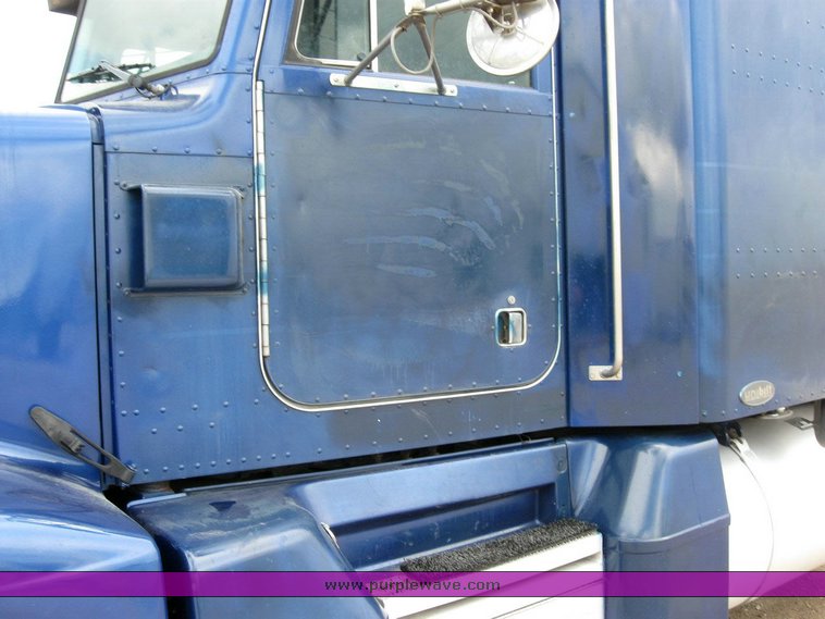 image for item 6789 1998 Peterbilt 377 semi truck