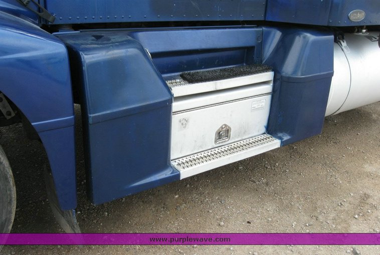 image for item 6789 1998 Peterbilt 377 semi truck