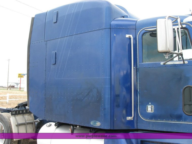 image for item 6789 1998 Peterbilt 377 semi truck