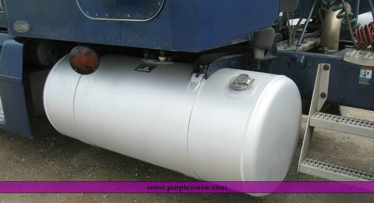 image for item 6789 1998 Peterbilt 377 semi truck