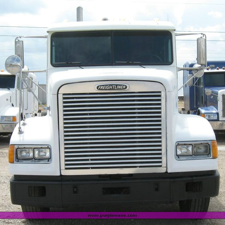 image for item 6790 2001 Freightliner FDL 120 semi truck
