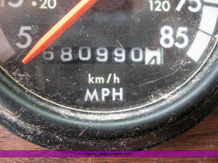 image for item 6790 2001 Freightliner FDL 120 semi truck