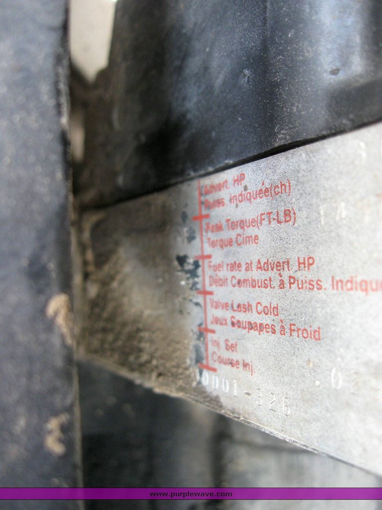 image for item 6790 2001 Freightliner FDL 120 semi truck