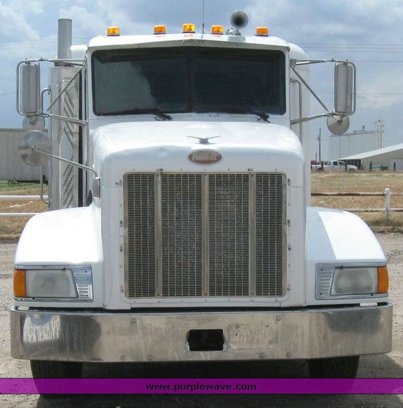 image for item 6791 2000 Peterbilt 377 semi truck