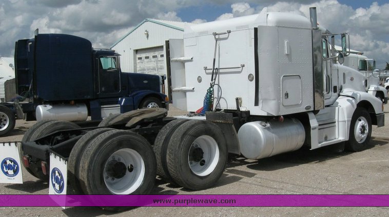 image for item 6791 2000 Peterbilt 377 semi truck