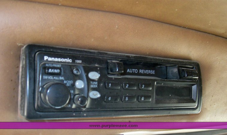 image for item 6791 2000 Peterbilt 377 semi truck