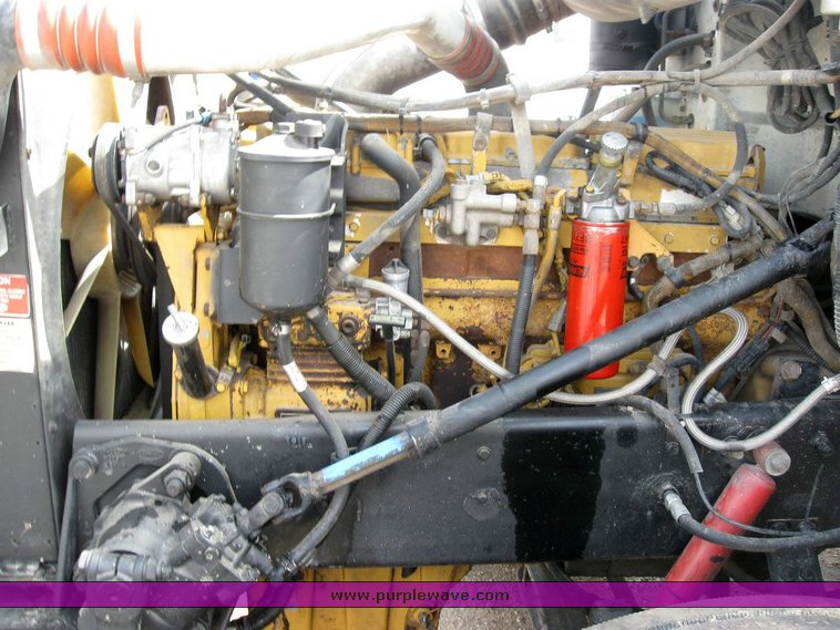 image for item 6791 2000 Peterbilt 377 semi truck