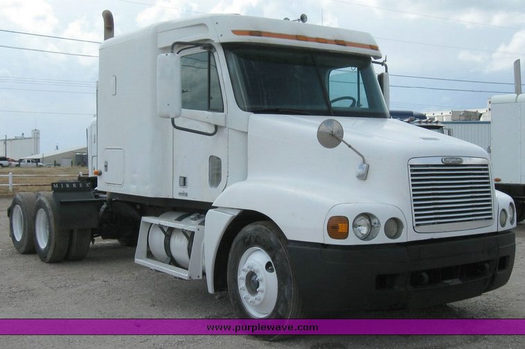 image for item 6792 1998 Freightliner C120 semi truck