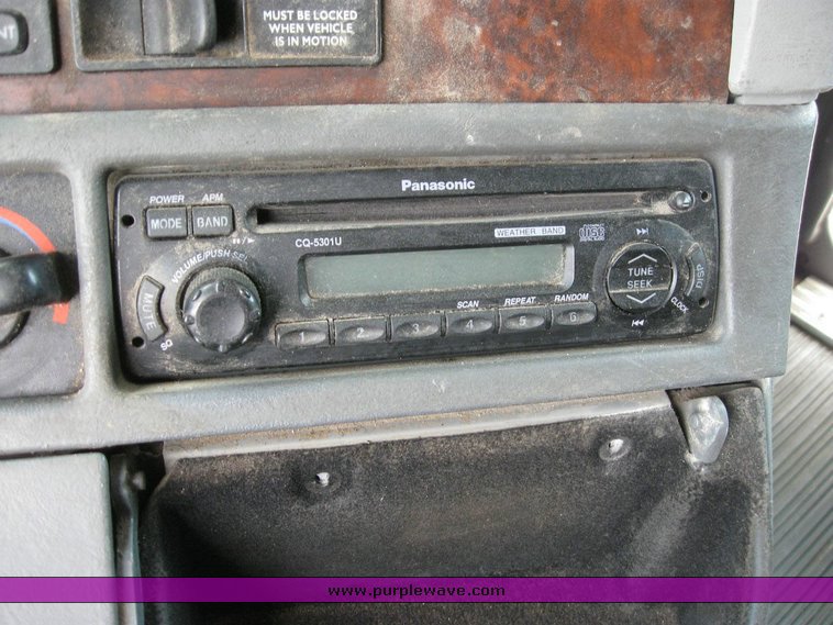 image for item 6792 1998 Freightliner C120 semi truck