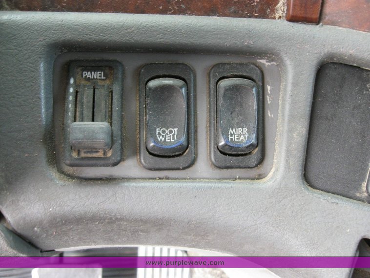 image for item 6792 1998 Freightliner C120 semi truck