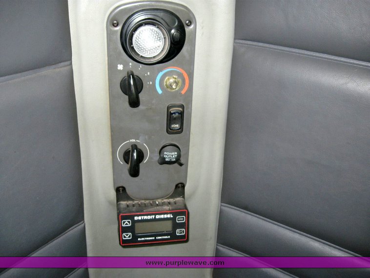 image for item 6792 1998 Freightliner C120 semi truck