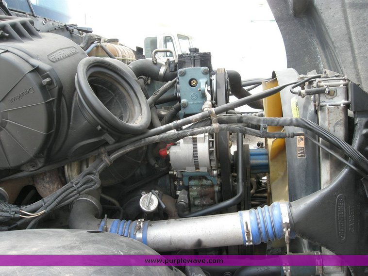 image for item 6792 1998 Freightliner C120 semi truck