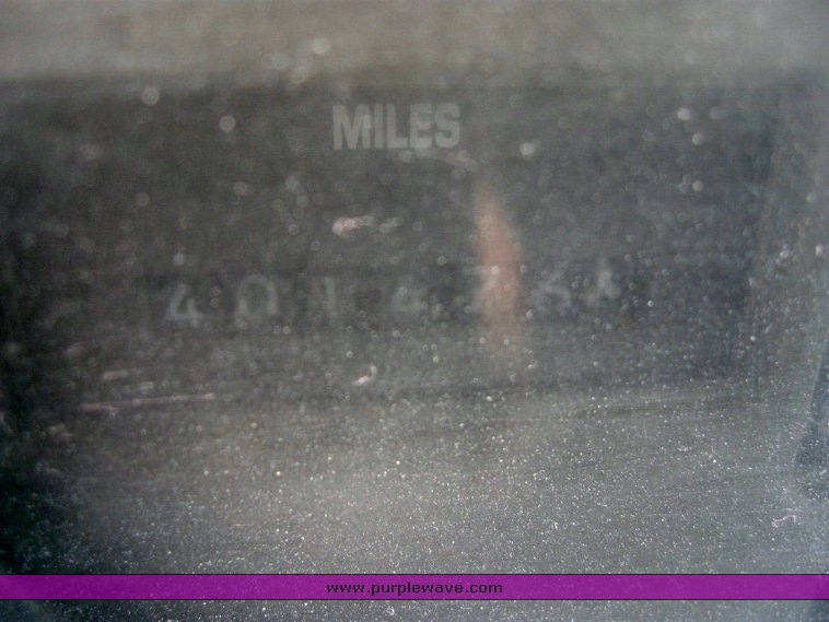 image for item 6793 1996 International 8200 semi truck