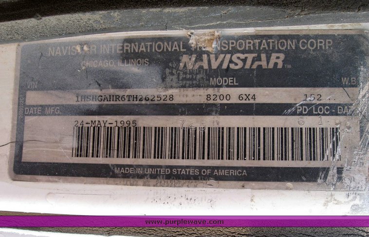 image for item 6793 1996 International 8200 semi truck
