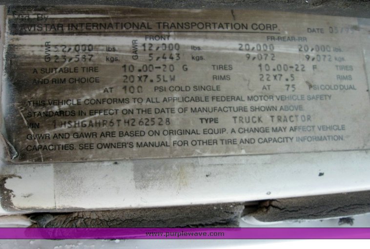 image for item 6793 1996 International 8200 semi truck