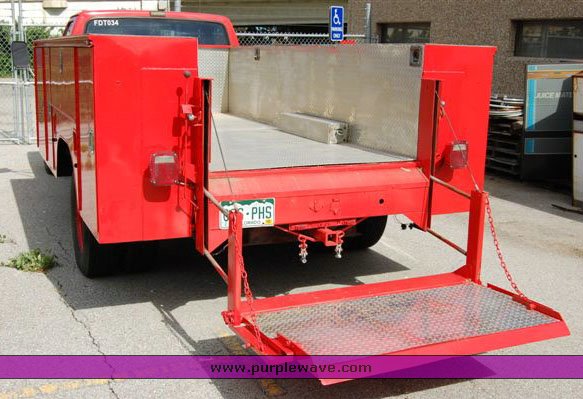 image for item 1000 1990 Ford F450 Super Duty truck with service body