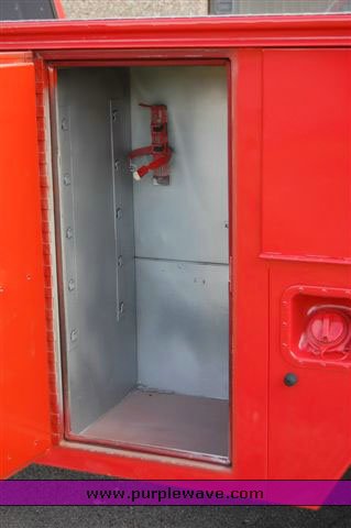 image for item 1000 1990 Ford F450 Super Duty truck with service body