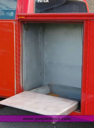 image for item 1000 1990 Ford F450 Super Duty truck with service body