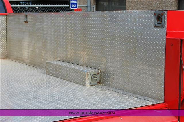 image for item 1000 1990 Ford F450 Super Duty truck with service body