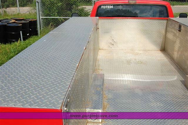 image for item 1000 1990 Ford F450 Super Duty truck with service body