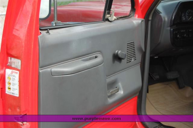 image for item 1000 1990 Ford F450 Super Duty truck with service body