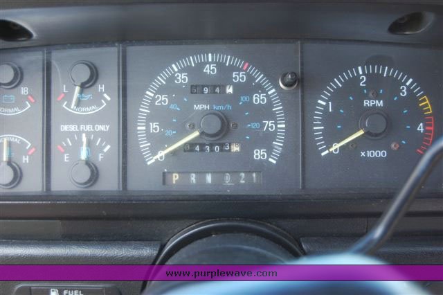 image for item 1000 1990 Ford F450 Super Duty truck with service body