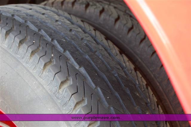 image for item 1000 1990 Ford F450 Super Duty truck with service body