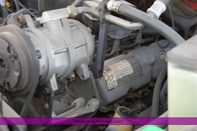 image for item 1000 1990 Ford F450 Super Duty truck with service body