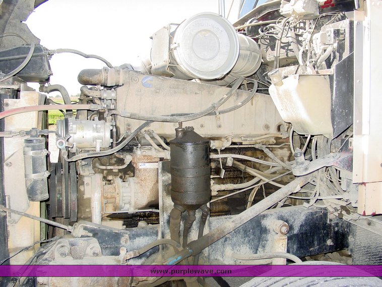 image for item 1006 1986 Kenworth Construct T600A semi truck