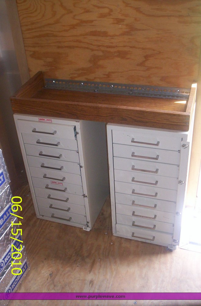 image for item 1007 2004 Roadmaster enclosed trailer