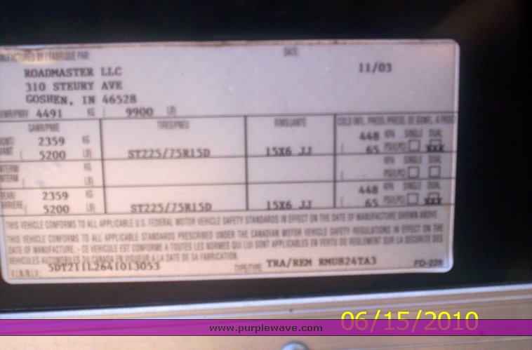 image for item 1007 2004 Roadmaster enclosed trailer