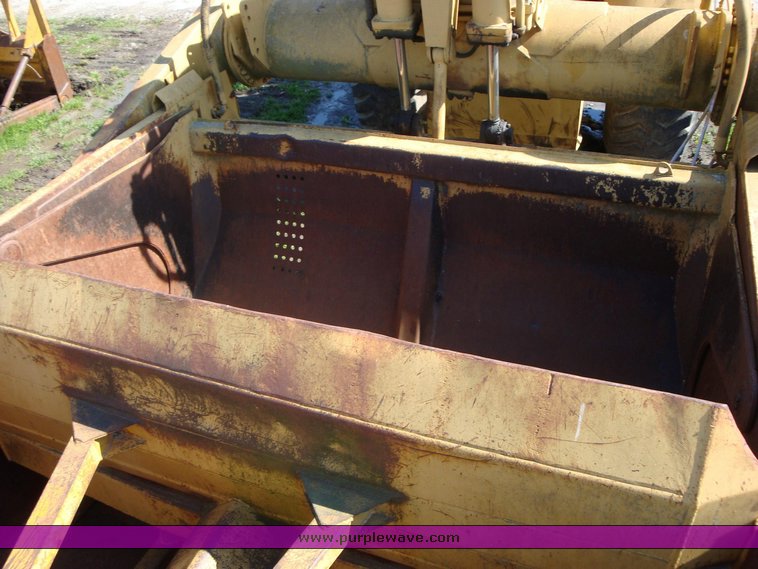 image for item 1008 1963 Caterpillar 631B scraper