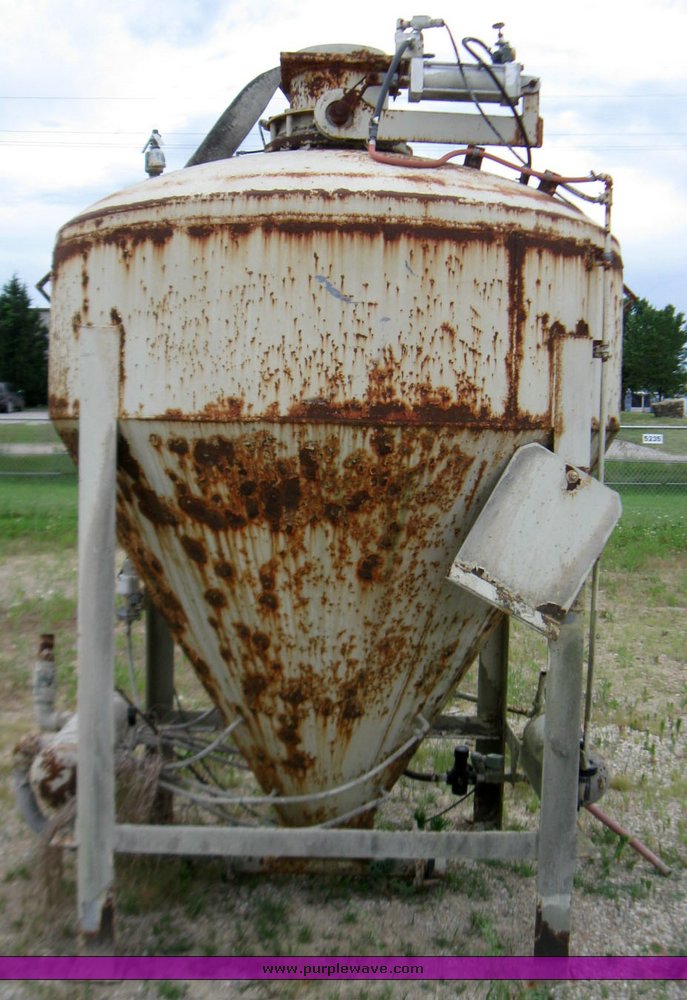 image for item 1520 Concrete bin with stand
