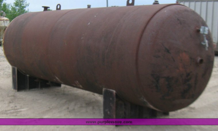 image for item 1700 Steel fuel tank