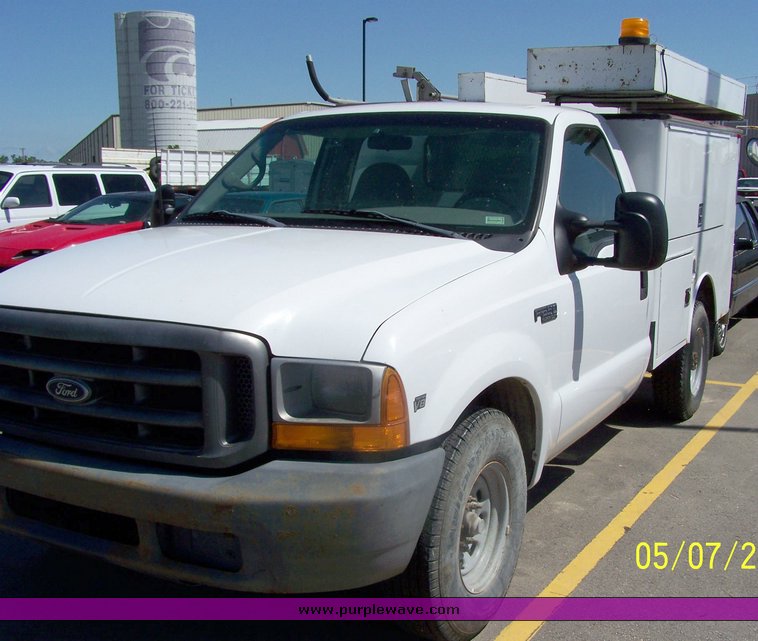 image for item 1756 1999 Ford F250 super duty utility truck
