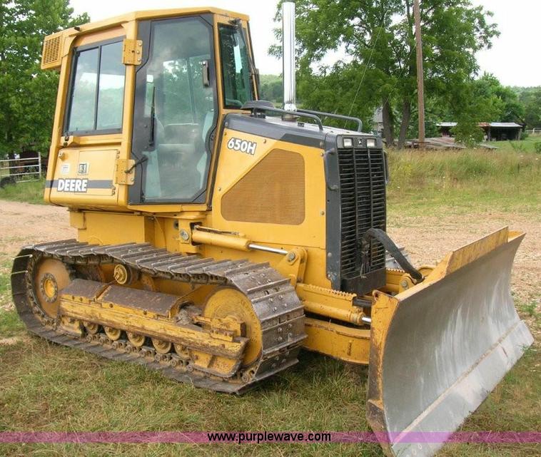 image for item 1900 2000 John Deere 650H dozer