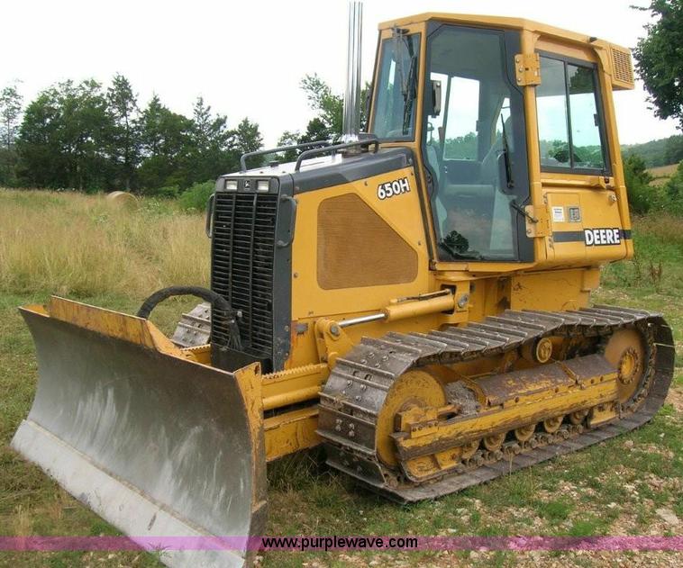 image for item 1900 2000 John Deere 650H dozer