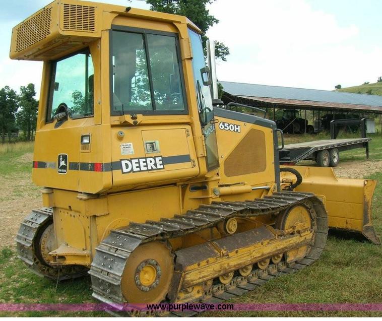 image for item 1900 2000 John Deere 650H dozer